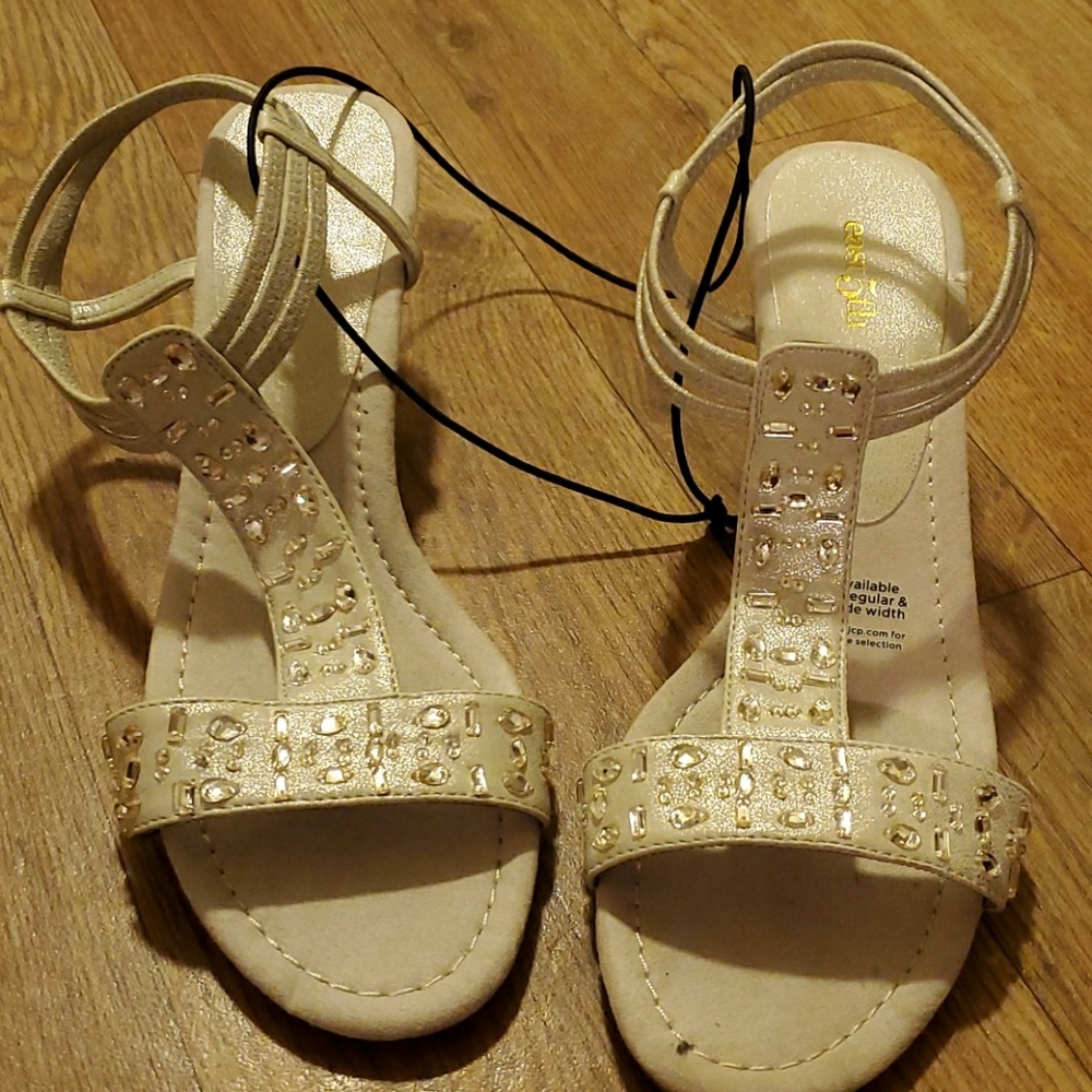 Shoe